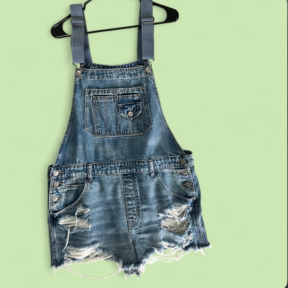 American Eagle Distressed Denim Short Overalls 90s Boyfriend Fit